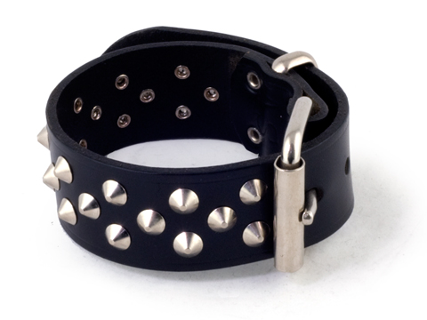 38mm Armband with Criss~Cross Dog Studs